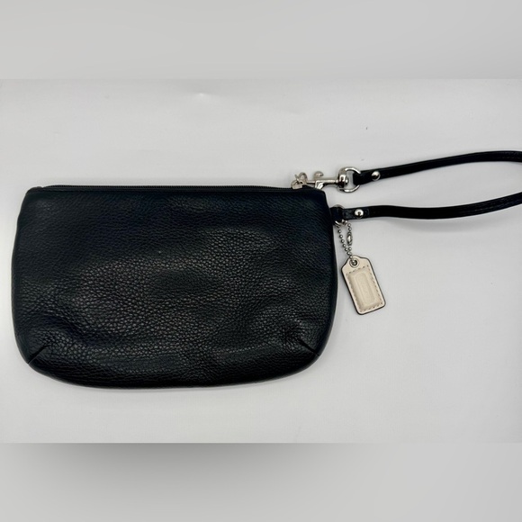 Coach Black Leather Turn lock Wristlet | Very Good Condition - Picture 3 of 13